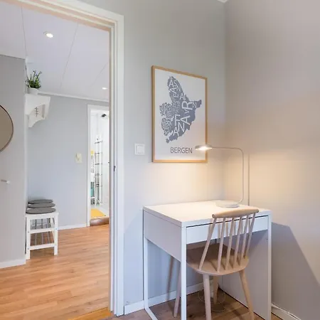 Large 3br City With Amazing View, Family Friendly Leilighet