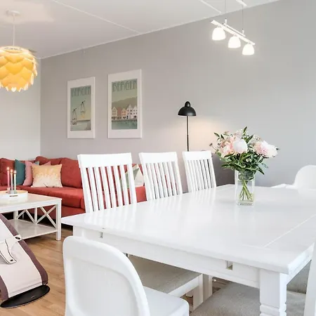 Large 3br City With Amazing View, Family Friendly