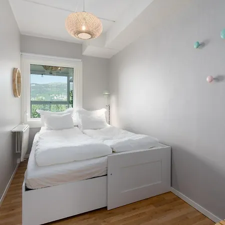 Large 3br City With Amazing View, Family Friendly