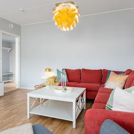 Large 3br City With Amazing View, Family Friendly *